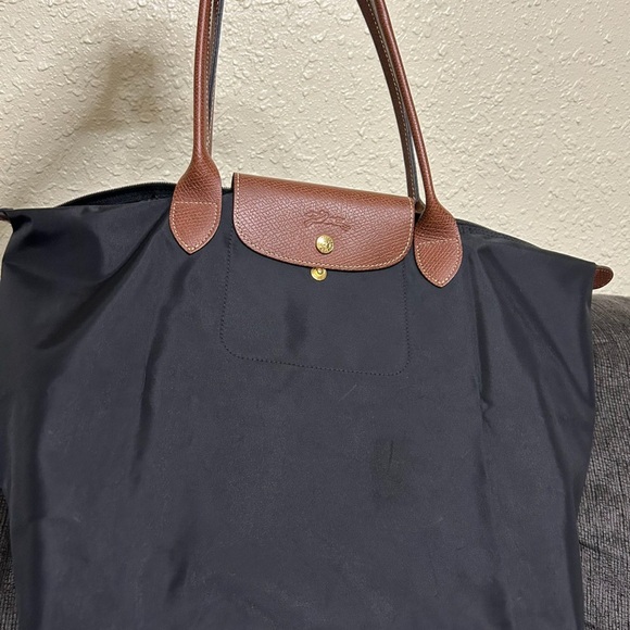 Longchamp Black and Brown Tote Bag with Signature Foldable Design - Picture 4 of 5